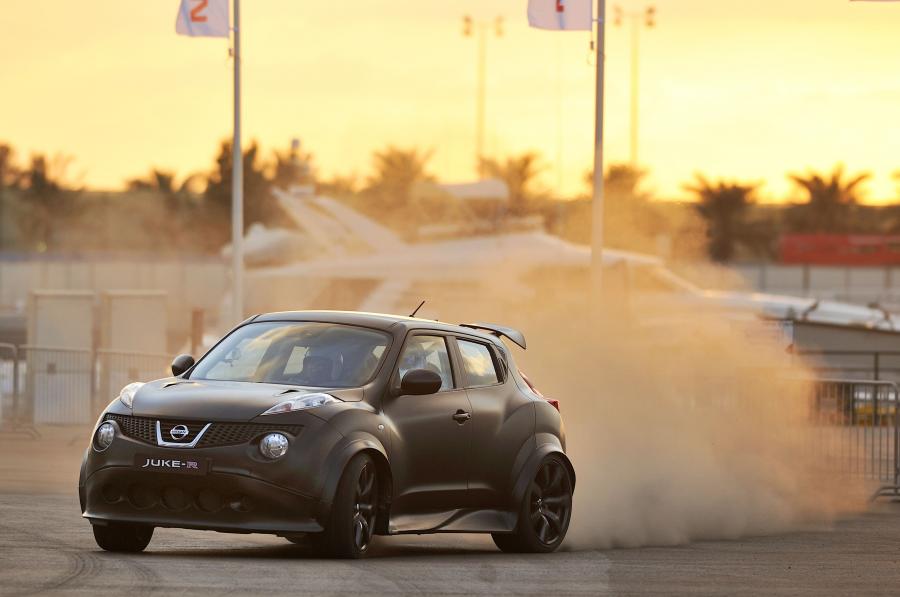  Nissan Juke-R Concept Dubai 2012 года  (фото 4 из 14)